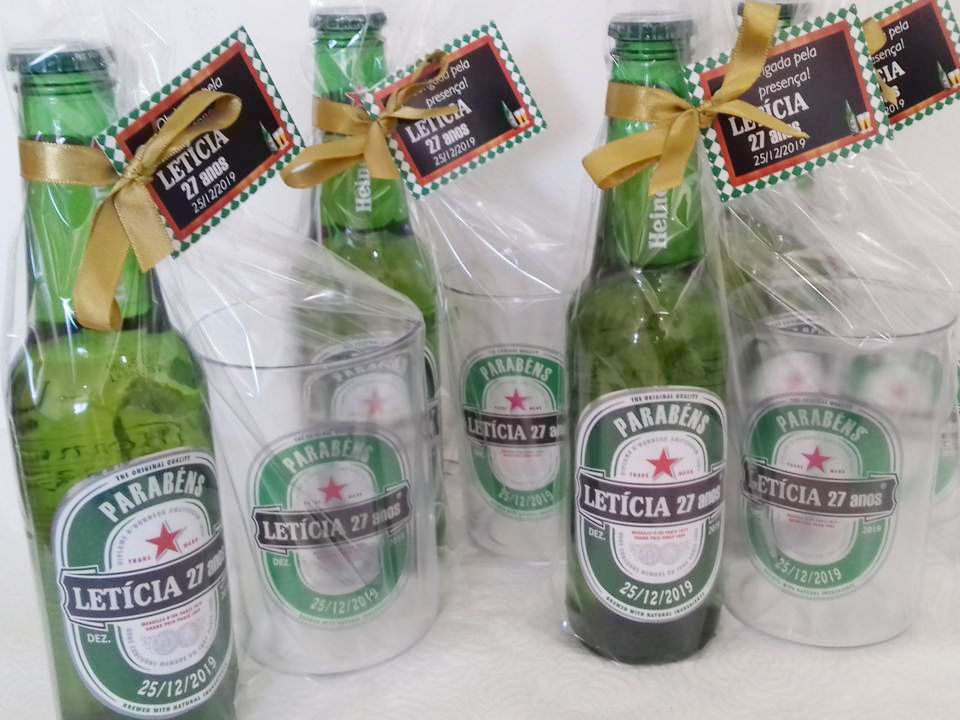 Kit Formatura personalizado Composto de: 01 Cerveja Heineken e 01 Caneca Chopp Acrílica 450ml personalizados.